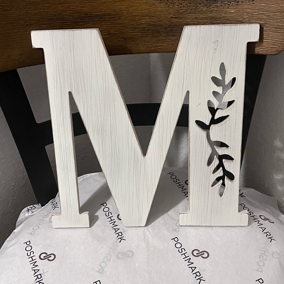 HOBBY LOBBY NWT WOODEN INITIAL “M” DECOR FOR YOUR HOME OR OFFICE. - Picture 1 of 8